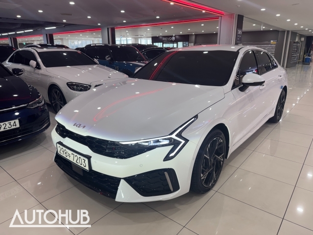 Kia K5 Noble